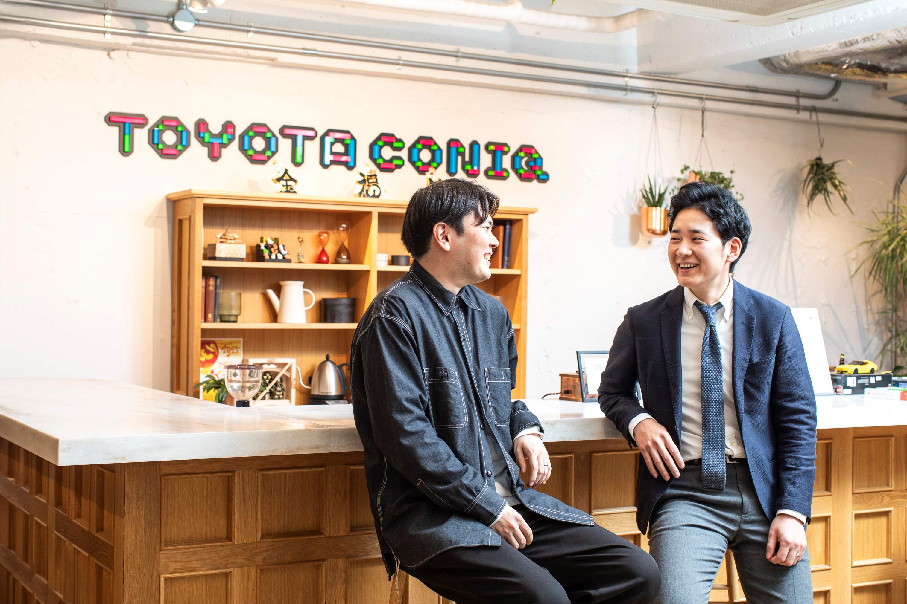 トヨタ・コニック・プロ 小木曽 貴大氏(左)と鈴木 健介氏(右)